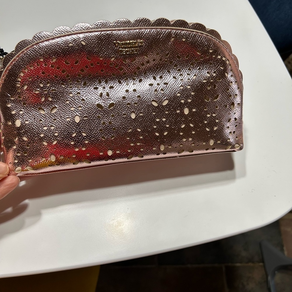 Victoria Secret: Petal Edge Beauty Bag  🌺 NWT (final price) - Picture 5 of 10